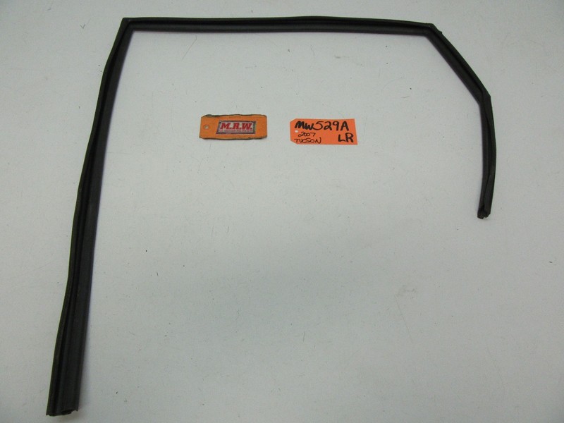 FITS TUCSON LEFT REAR DOOR PANEL GLASS WINDOW RUBBER SEAL TRACK RUN STRIP BACK .