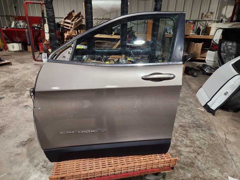 Driver Front Door Electric Tempered Glass Opt JP3 Fits 14-18 CHEROKEE 3623181