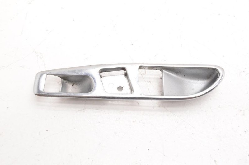1972-1980 MERCEDES 450SL 107 PASSENGER RIGHT SIDE CHROME DOOR HANDLE BEZEL
