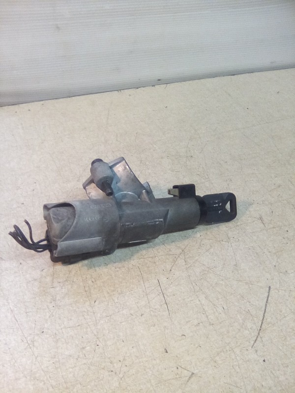 Volvo VNL 106343 Ignition Lock W/ Key