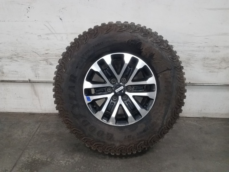 2019 Ford F150 Raptor 4x4 Wheel / Tire #1 #3737 KK2