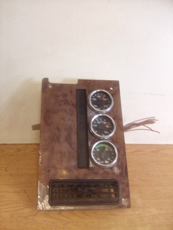 International 9200 Instrument Dash Cluster 3592615C91 "READ DESCRIPTION"
