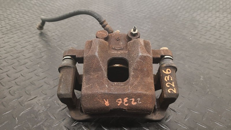 83-97 Nissan Pickup 2.4L 4x2 Front Right Passenger Brake Caliper OEM 4100109W00