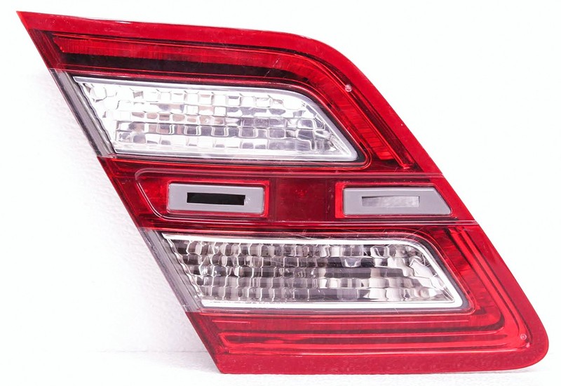 OEM Ford Taurus Left Driver Side LED Tail Lamp Lens Crack DG1Z-13405-L