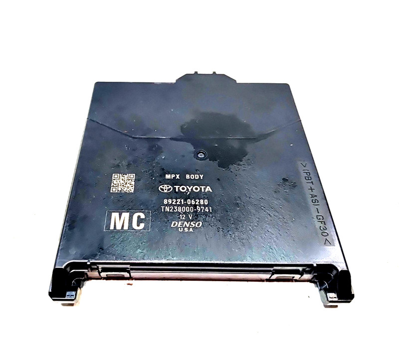 2018 Toyota Camry Multiplex Network Body Control Module Unit OEM