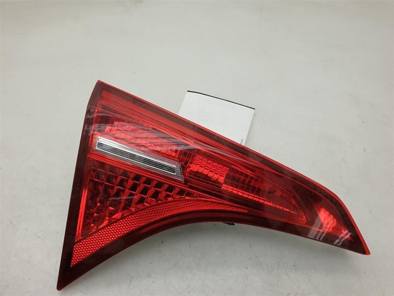 17-19 TOYOTA COROLLA DRIVER SIDE REAR LEFT TAIL LIGHT ASSEMBLY