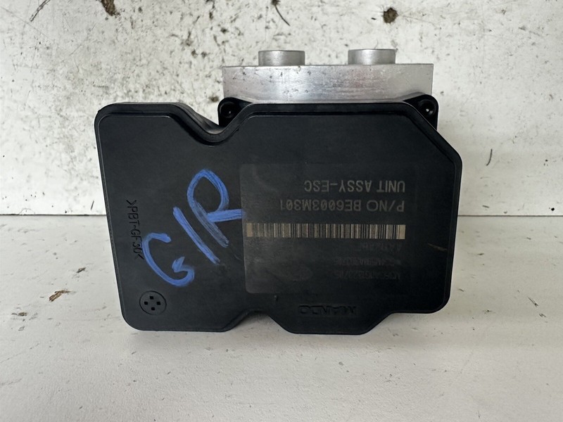 2013 Hyundai Santa Fe SWB ABS Anti Lock Brakes Pump Brake Actuator & Modulator