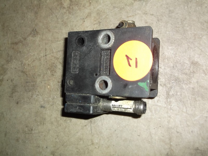 Bosch 1842900300 and Balluff BES 515-209-S21-E Assembly *FREE SHIPPING*