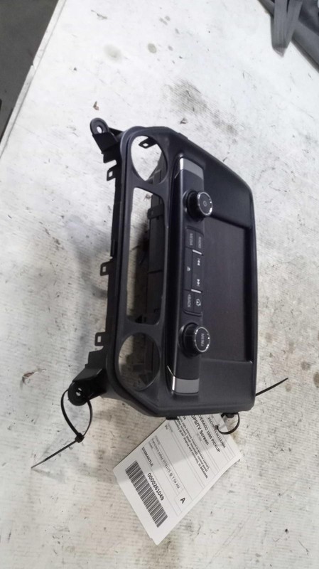 Used Front Center Infotainment Display fits: 2019 Chevrolet Silverado 1500 picku