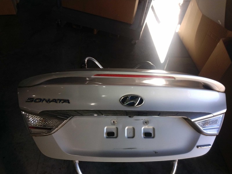 2015 Hyundai Sonata Deck Lid Trunk Lid Silver OEM Used 138K Miles