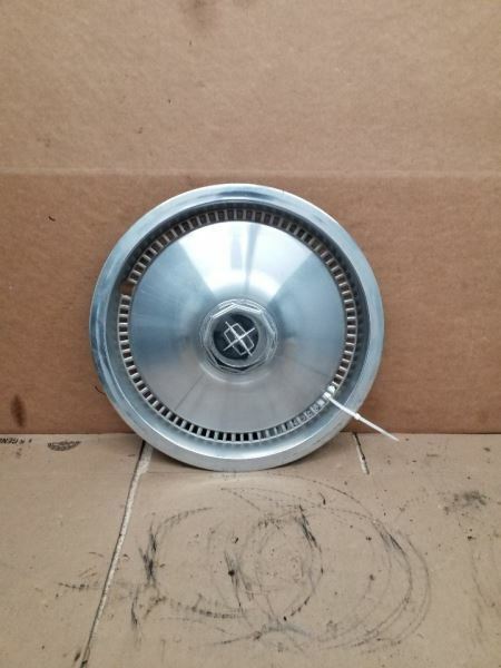 Wheel Cover HubCap 82-ribs Fits 75-81 LINCOLN & TOWN CAR 243227