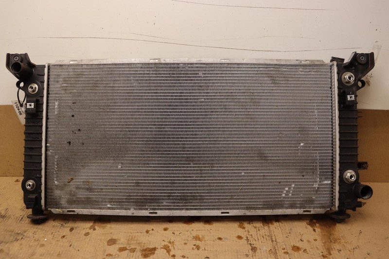 2014-2016 CHEVY SILVERADO 1500 5.3L ENGINE COOLING COOLANT RADIATOR OEM