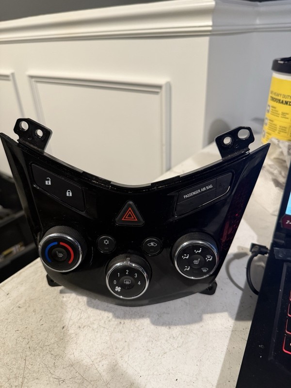 2013-2014 Chevrolet Sonic Ac Heater Climate Control 95332699 BLACK