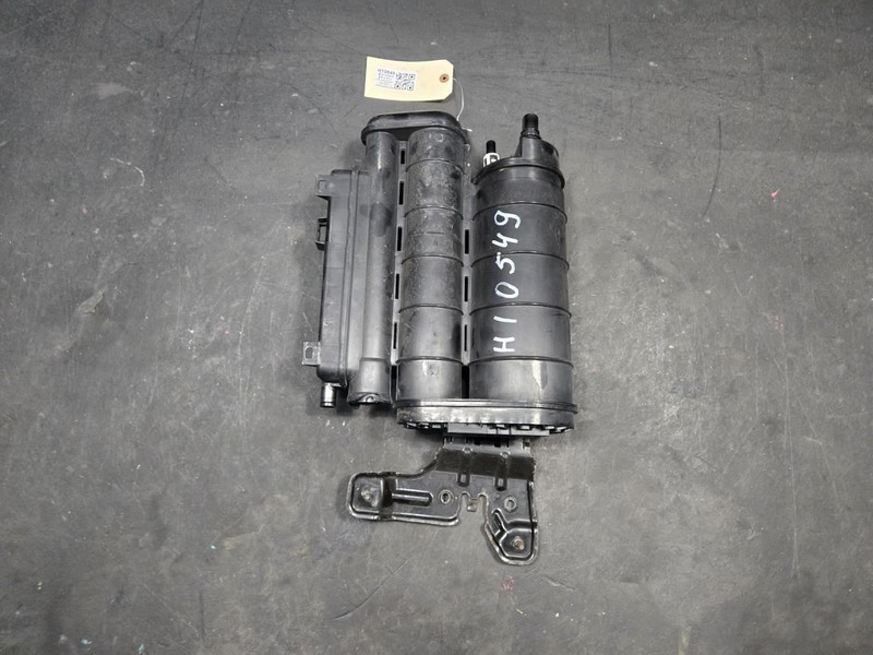 Fuel Vapor Canister 2019 Honda CR-V 17300-TLA-A02 2017 2018 2020 2021 2022