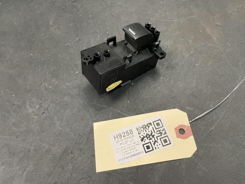 Rear Left Door Power Window Switch 2019 Honda Pilot LX 35770-TG7-A01 2016-2021