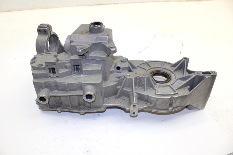 01 Polaris Sportsman 400 OEM Right Transmission Case 3233776 AP113