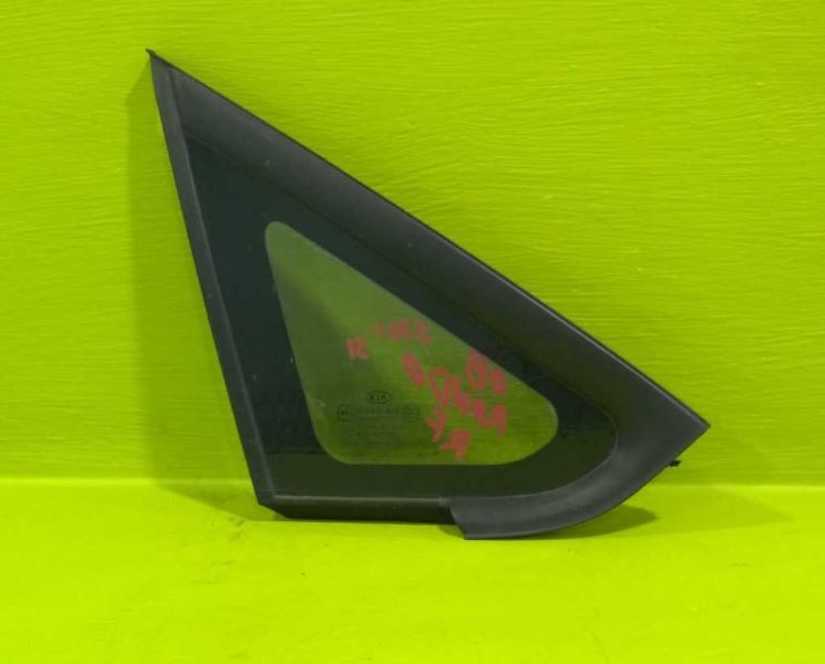 07 08 09 10 11 12 RONDO PASSENGER RIGHT FRONT PILLAR GLASS OEM 3701-31