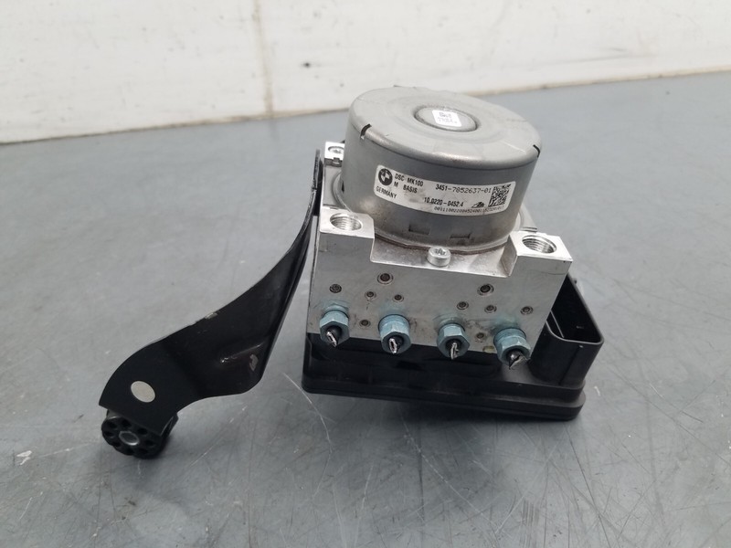 2016 BMW M4 F82 ABS DSC Brake Pump Module #6425 G1