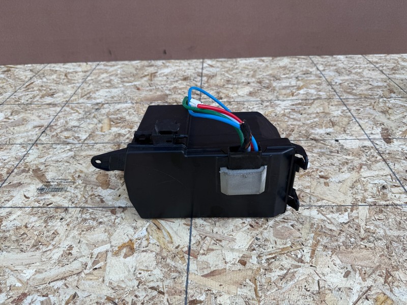MERCEDES W212 E63 2010-2016 OEM CENTRAL DOOR DYNAMIC LOCK VACUUM PUMP ASSEMBLY