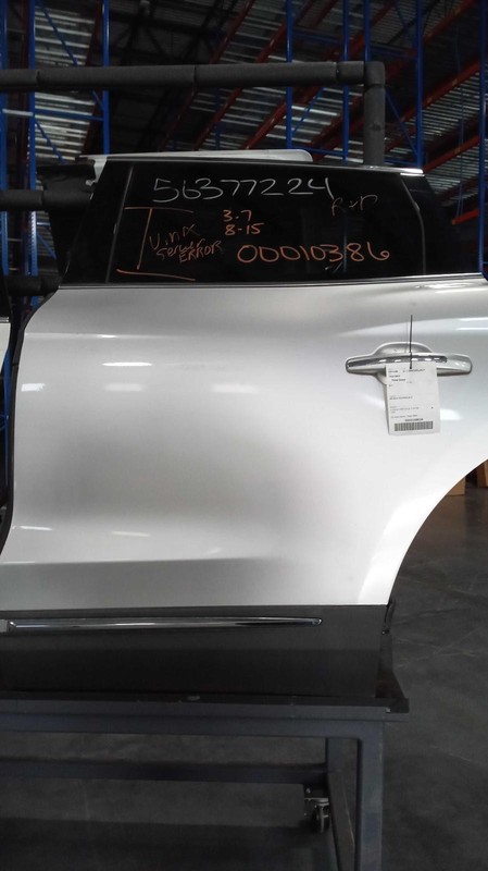 2016 Lincoln MKX Left Rear Door Silver OEM 505315 96000 Miles