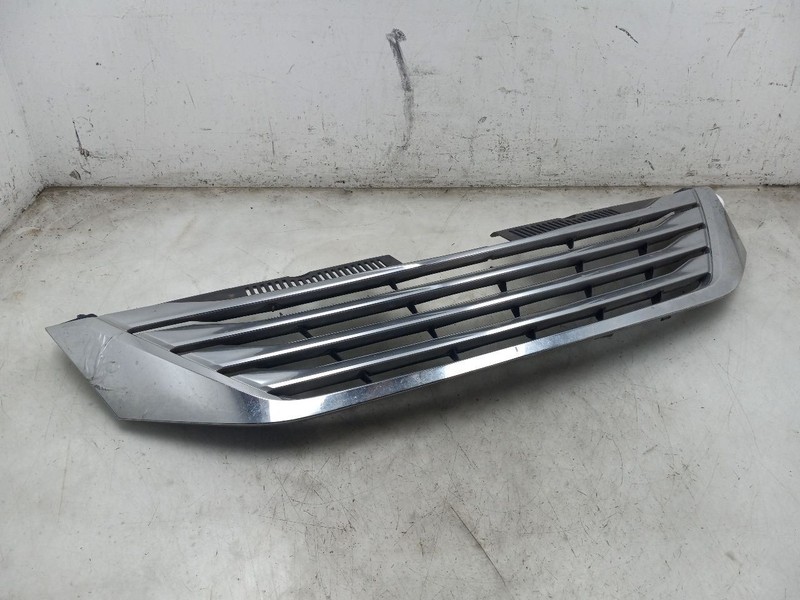 11-17 TOYOTA SIENNA XLE 3.5L FWD AT FRONT UPPER GRILLE