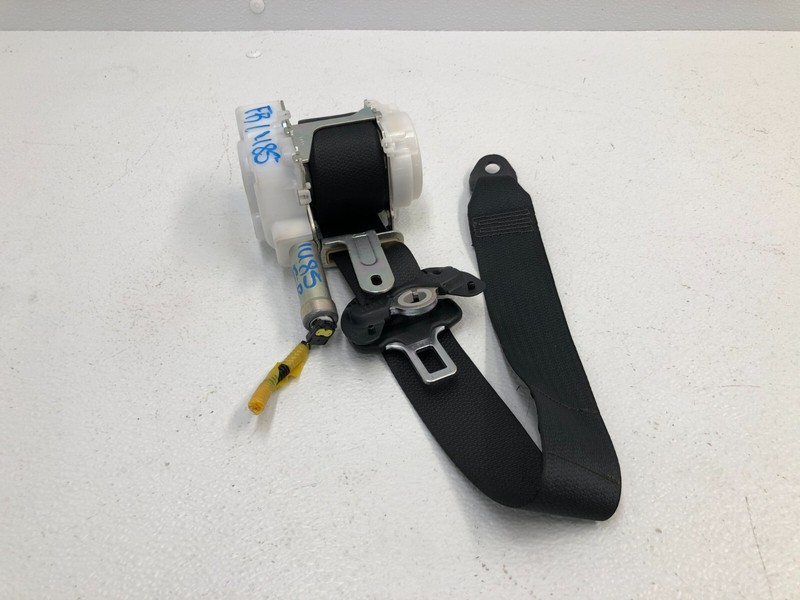14 15 16 Lexus IS200t IS250 IS350 Front Right Seatbelt Retractor Black 1485 OEM