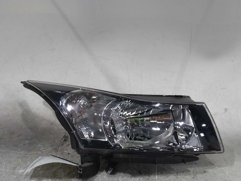 2013 Chevrolet Cruze Right Headlight Assembly Blue Aftermarket 481067