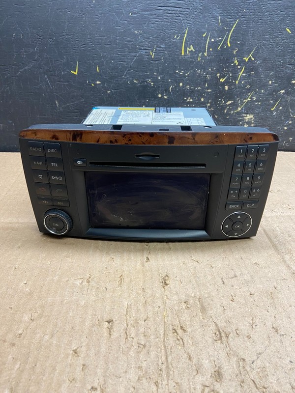 2010-2012 Mercedes W251 R350 Head Command Navigation Radio 6 CD Player AB1764 DG