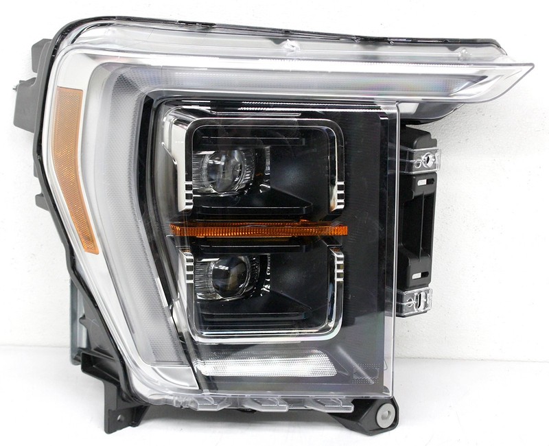 OEM Right Passenger Side LED Headlamp For Ford F150 ML3Z-13008-W, Lens Flaw