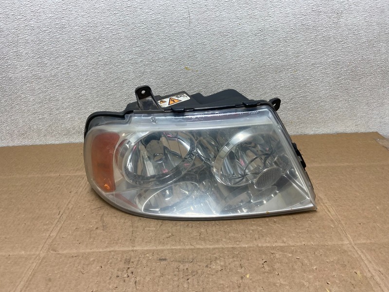 Xenon 2003-2006 Lincoln Navigator Right Passenger Side Headlight OEM Y8809 DW