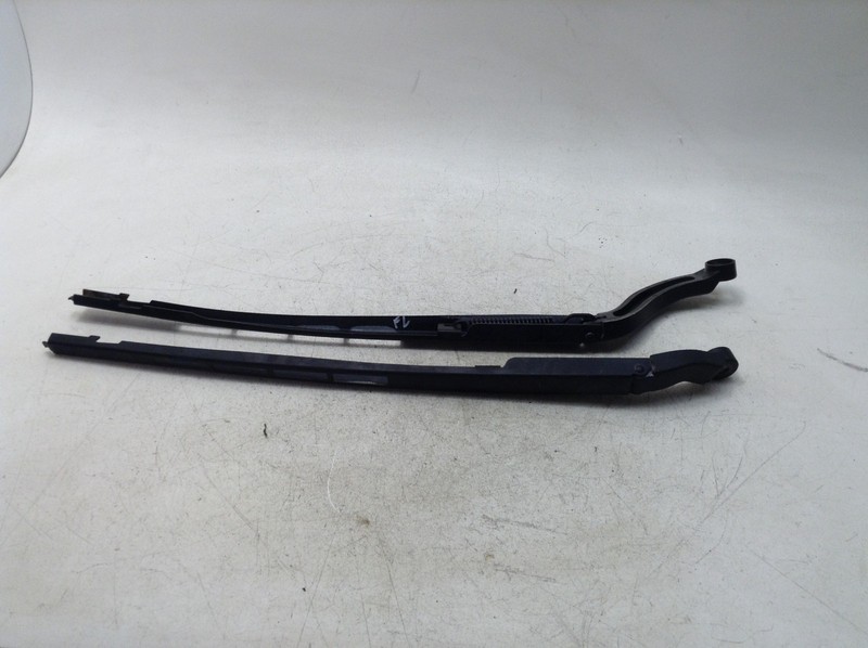 07-13 TOYOTA TUNDRA FRONT LEFT / RIGHT WINDSHIELD WIPER ARM SET OEM