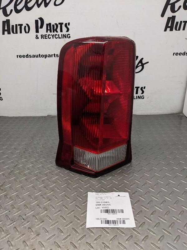 Driver Left Tail Light Fits 02-06 ESCALADE 1139670