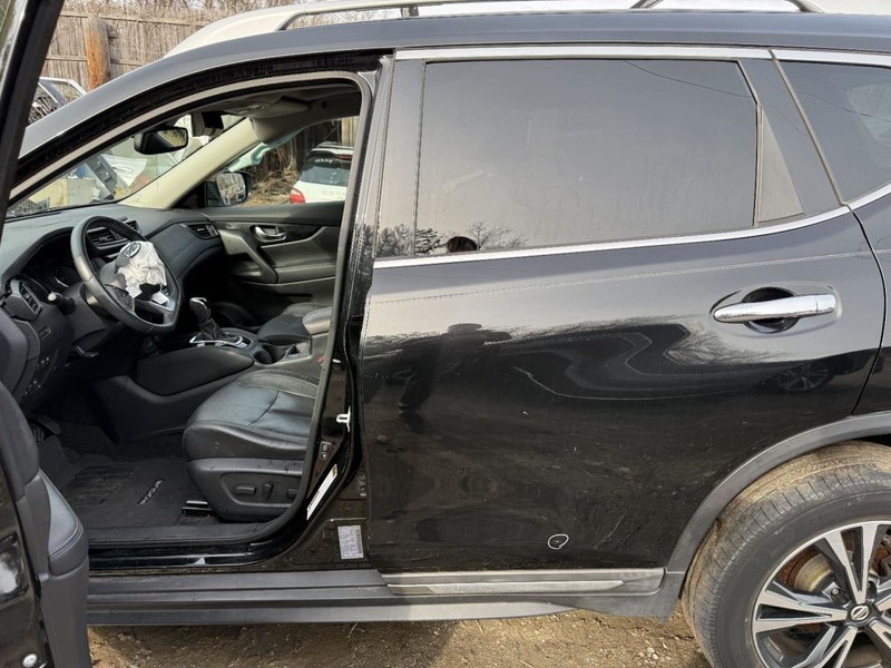 2018-2020 Nissan Rogue Left Driver Side Rocker With Post Black