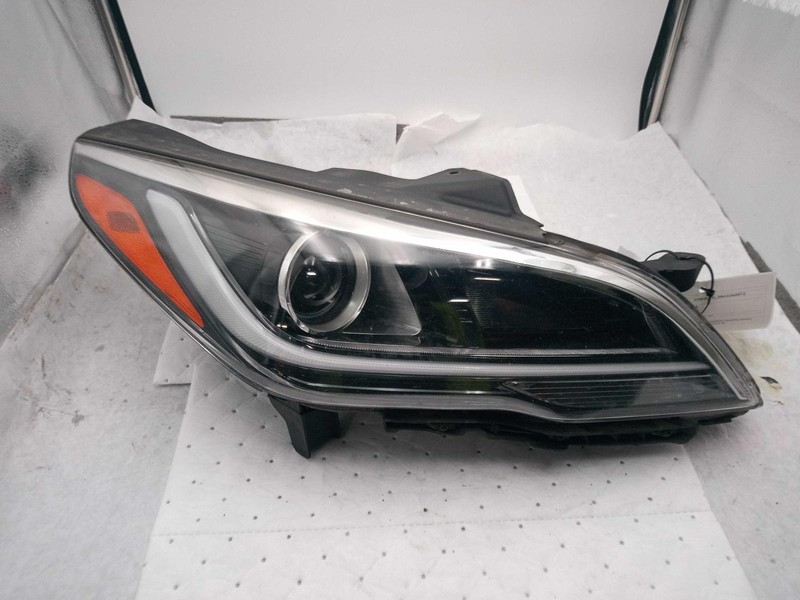 2017 Hyundai Sonata Right Headlight Assembly Grey Used 96K Miles OEM Quality