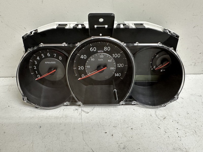 2007-2008 Nissan Versa A/T Cluster Speedometer tach gauges instrument panel oem