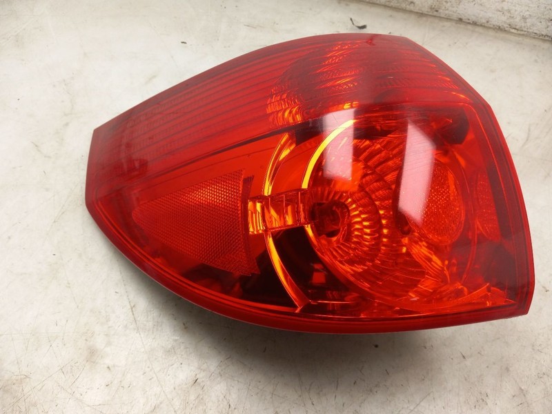 06 07 08 09 10 TOYOTA SIENNA LE DRIVER LEFT TAIL LIGHT QUARTER PANEL MOUNTED