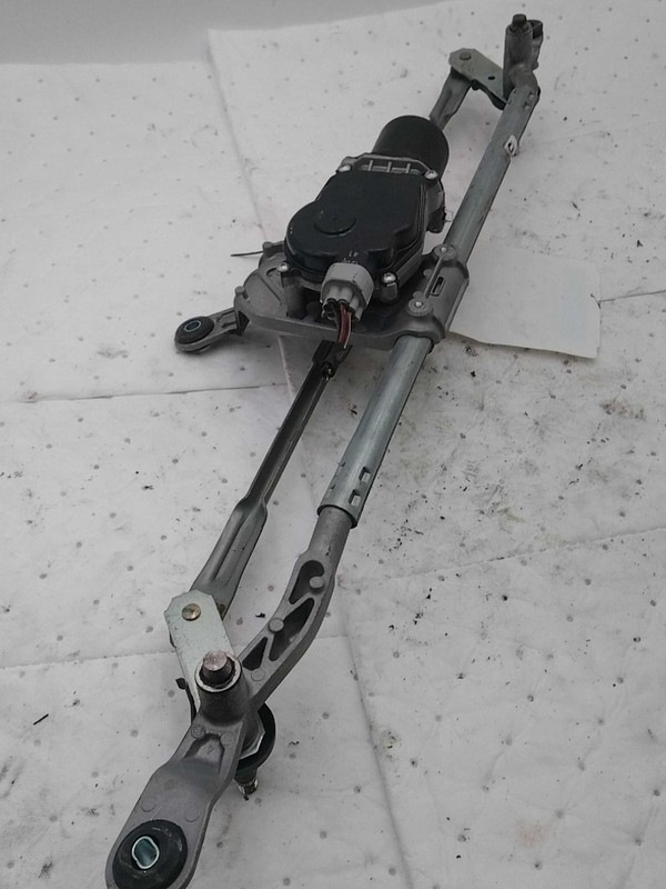 2023 Jeep Grand Cherokee Wiper Motor OEM 68505537AA 71K Miles Red
