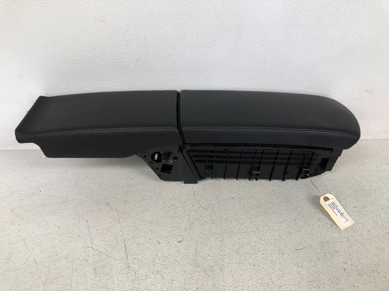 ⭐03-06 MERCEDES SL-CLASS R230 FRONT CENTER CONSOLE ARMREST COVER OEM LOT2286