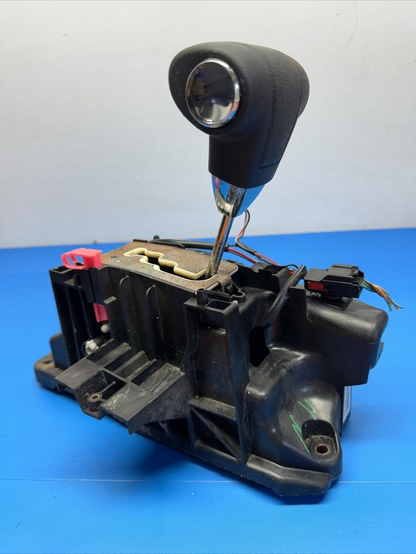 P52855896AA | 2009 - 2012 DODGE RAM 1500 FLOOR TRANSMISSION GEAR SHIFTER OEM AT