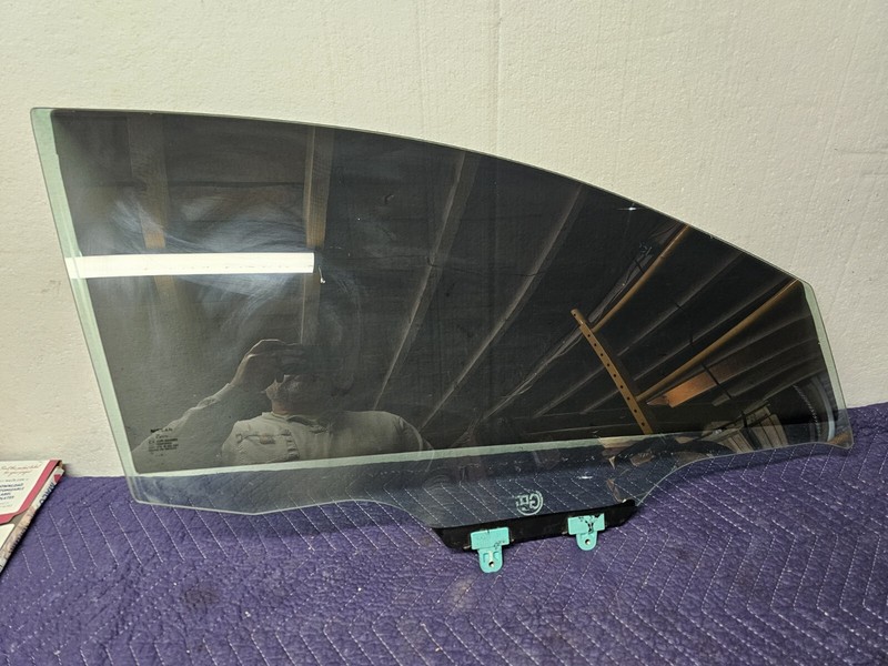 2013 2014-2019 Nissan Sentra Right Passenger Side Front Door Window Glass OEM