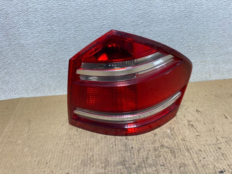 2007 to 2009 Mercedes GL-Class GL450 Right Passenger Tail Light OEM W7825 DW
