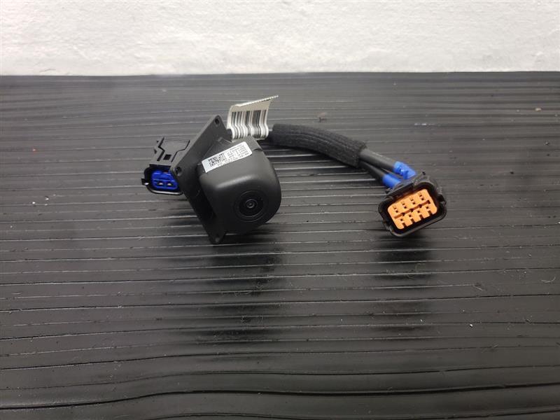 15-16 Hyundai Genesis Lid Mounted Camera W/ Park Assist OEM 95766B1100