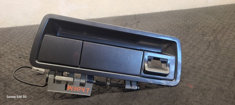 08-10 Nissan Armada Tailgate Handle W/ Camera Option OEM 90606-ZQ78A