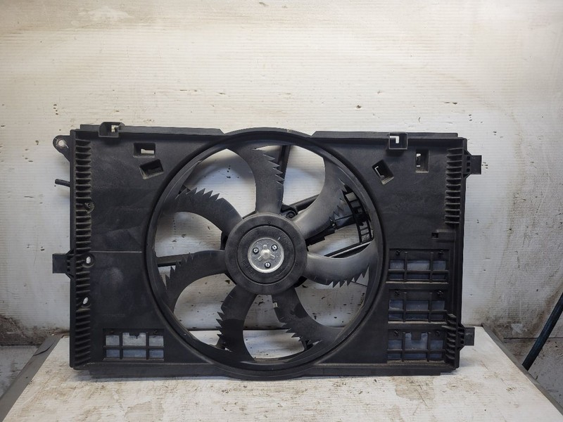 Radiator Fan Motor Fan Assembly Radiator Fits 19 21 INFINITI QX50 1607438