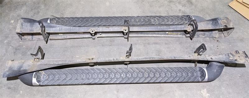 07-14 GM SUV SWB Pair LH RH Running Board Side Step OEM Factory 1145306