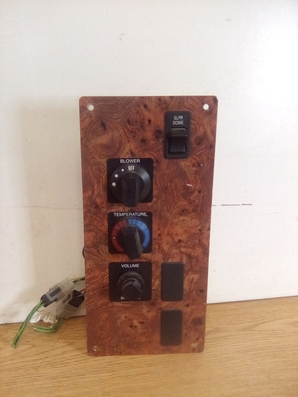 International 9200 Sleeper Control Panel