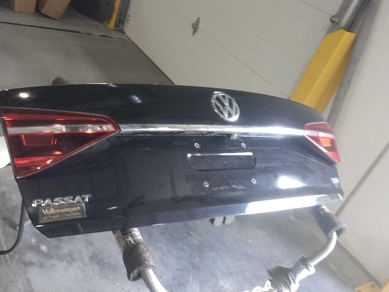 2017 Volkswagen Passat Black Deck Lid OEM 561827025L 4DR SED 139K Miles