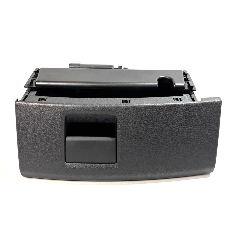 📌 15-20 AUDI A3 RIGHT UNDER SEAT STORAGE COMPARTMENT W/ OCCUPANCY CONTROL OEM