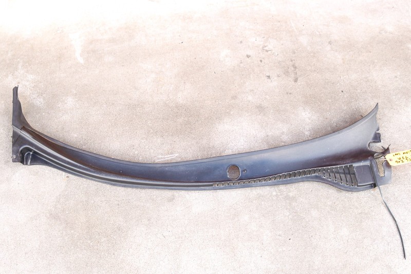 05-07 Corvette C6 Front Windshield Wiper Cowl Vent Panel Trim Unit OEM Factory