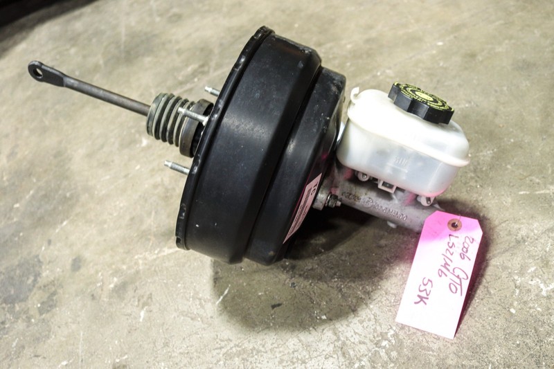 2005-2006 Pontiac GTO Brake Master Cylinder & Booster OEM *USED*